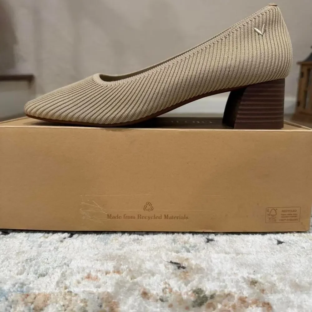 Vivaia Melody Pro Square Toe Chunky Heel in Almond